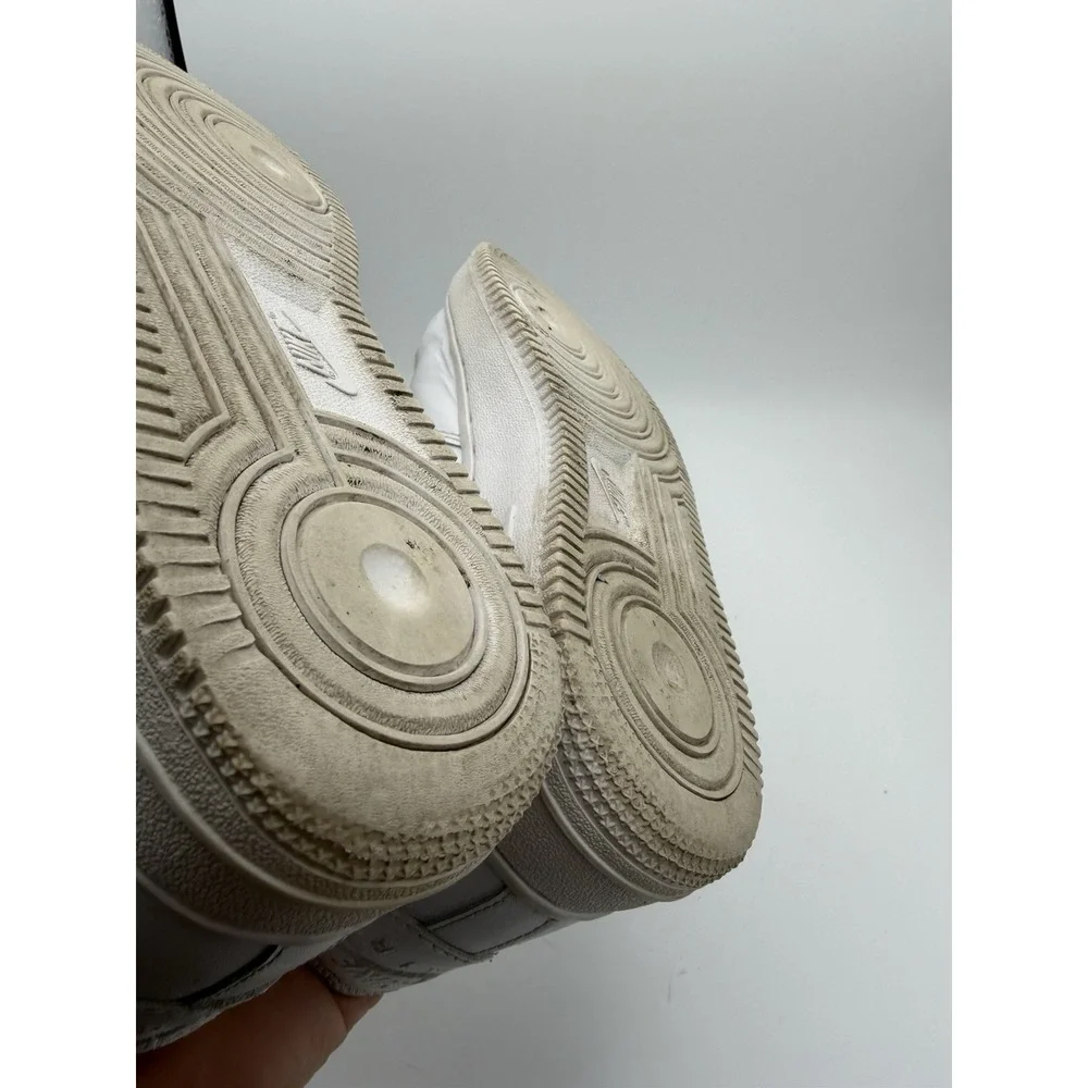 Nike Air Force 1 '07 DD8959-100 White Leather Sneakers Men's Size 9 Shoes.  1774